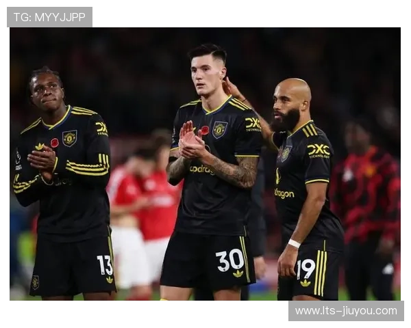 曼联2-2热刺:阿莫林战术改革见成效,但锋线选择仍存隐患。 曼联2-2热刺:阿莫林战术改革见成效,但锋线选择仍存隐患。