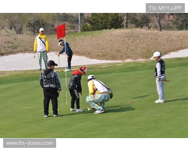 蔓藤教育等企业赞助高尔夫赛事,商业力量助推青少年球员培养体系 蔓藤教育等企业赞助高尔夫赛事,商业力量助推青少年球员培养体系